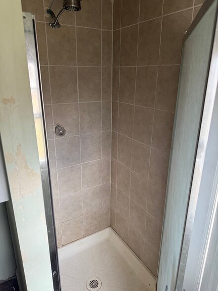 Building Photo - 2 Kent Rd