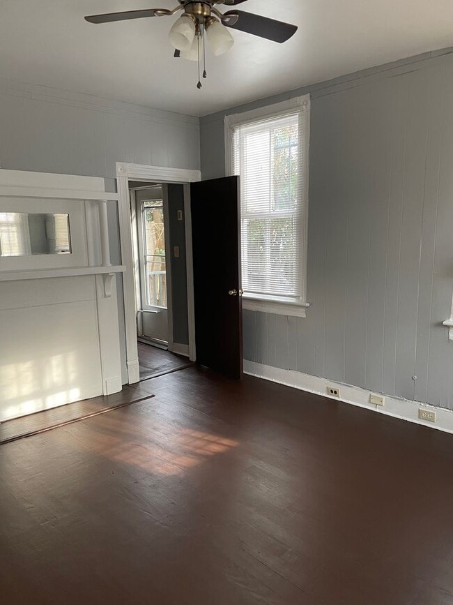 Building Photo - Nice 1 bedroom, 1 bath rental on Coming St...