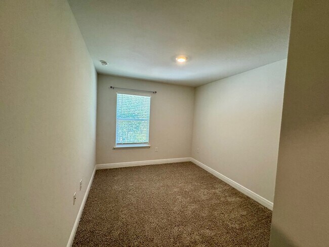 Building Photo - 272 The Prado