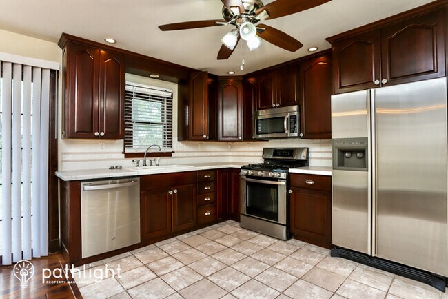 Building Photo - 650 Lemonwood, Ballwin, MO, 63021