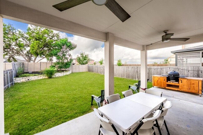 Building Photo - 7105 Gray Catbird Dr
