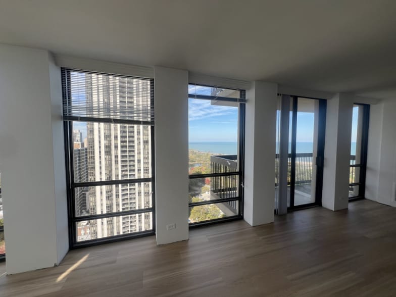 Building Photo - 1660 N La Salle Dr