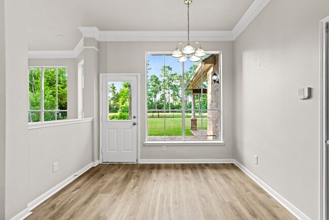 Building Photo - Gorgeous 4 bed/3.5 bath two story home!