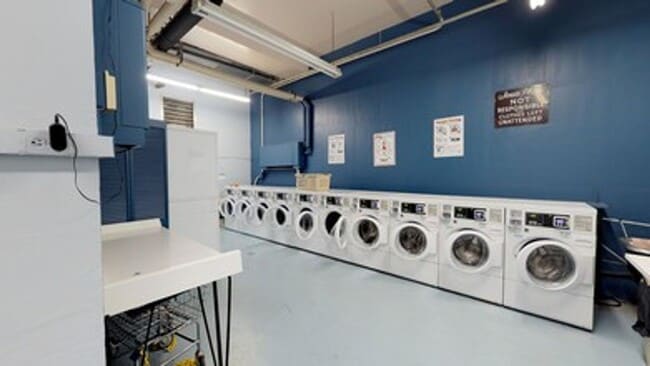 Building Photo - sp182