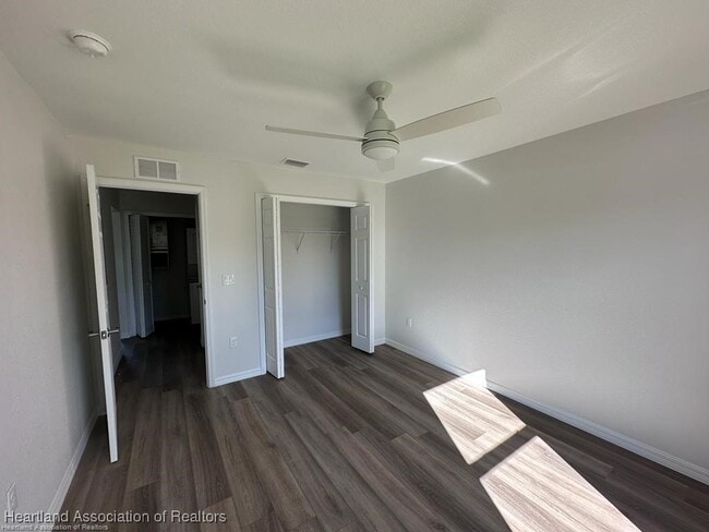 Building Photo - 7053 San Bruno Dr