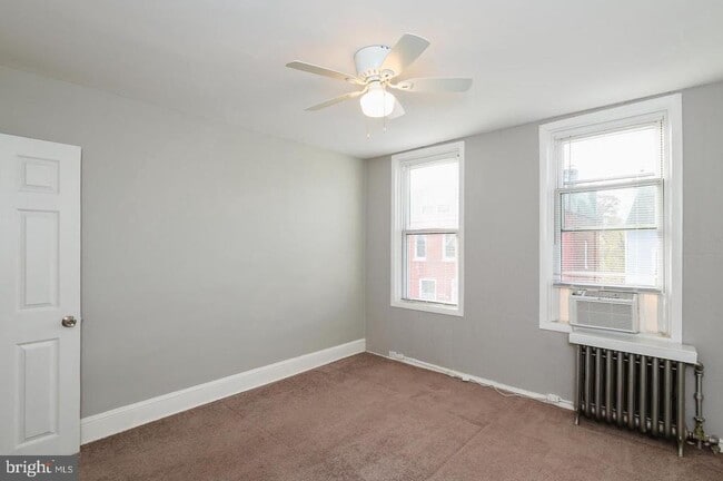 Building Photo - 3321 Elm Ave