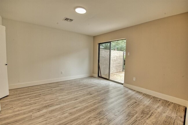 Building Photo - 15626 Whitewater Ln