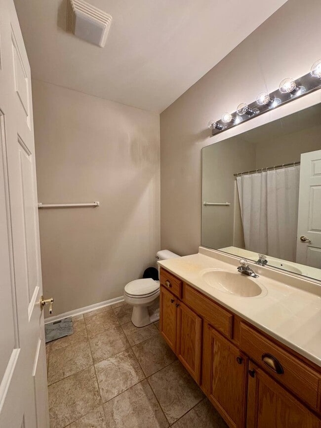 Building Photo - 5261 Pebble Ln