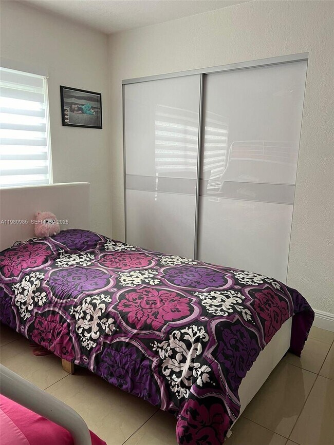 Building Photo - 13715 Kendale Lakes Cir