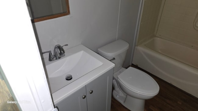 Building Photo - 906 FM247