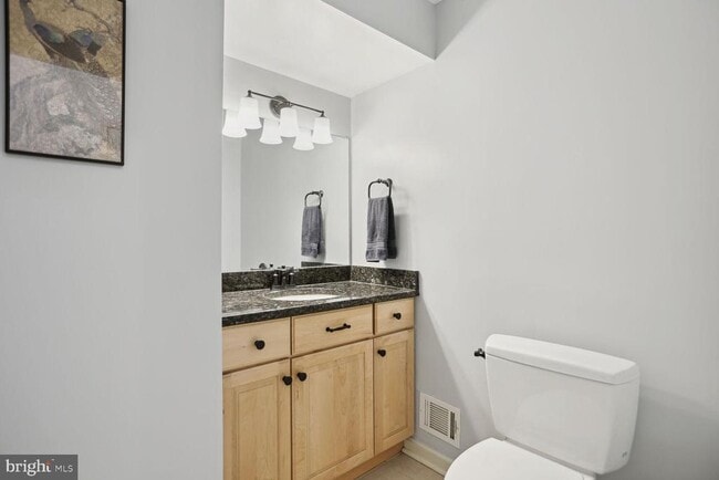 Building Photo - 2300 Cheshire Ln