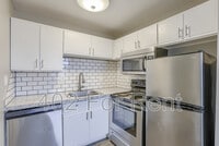 Building Photo - 210 S 24th St