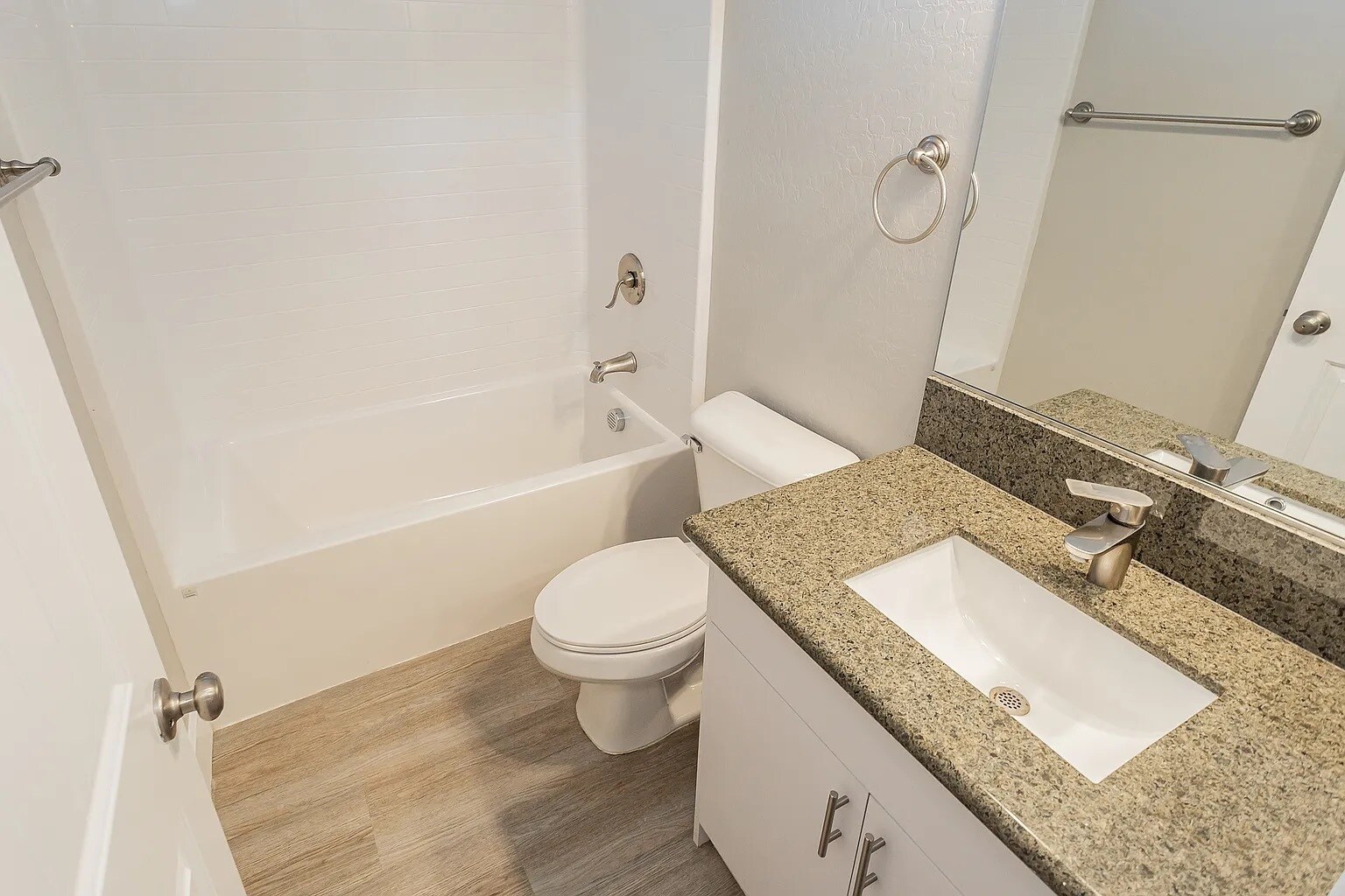 Building Photo - 1701 S Dandelion St