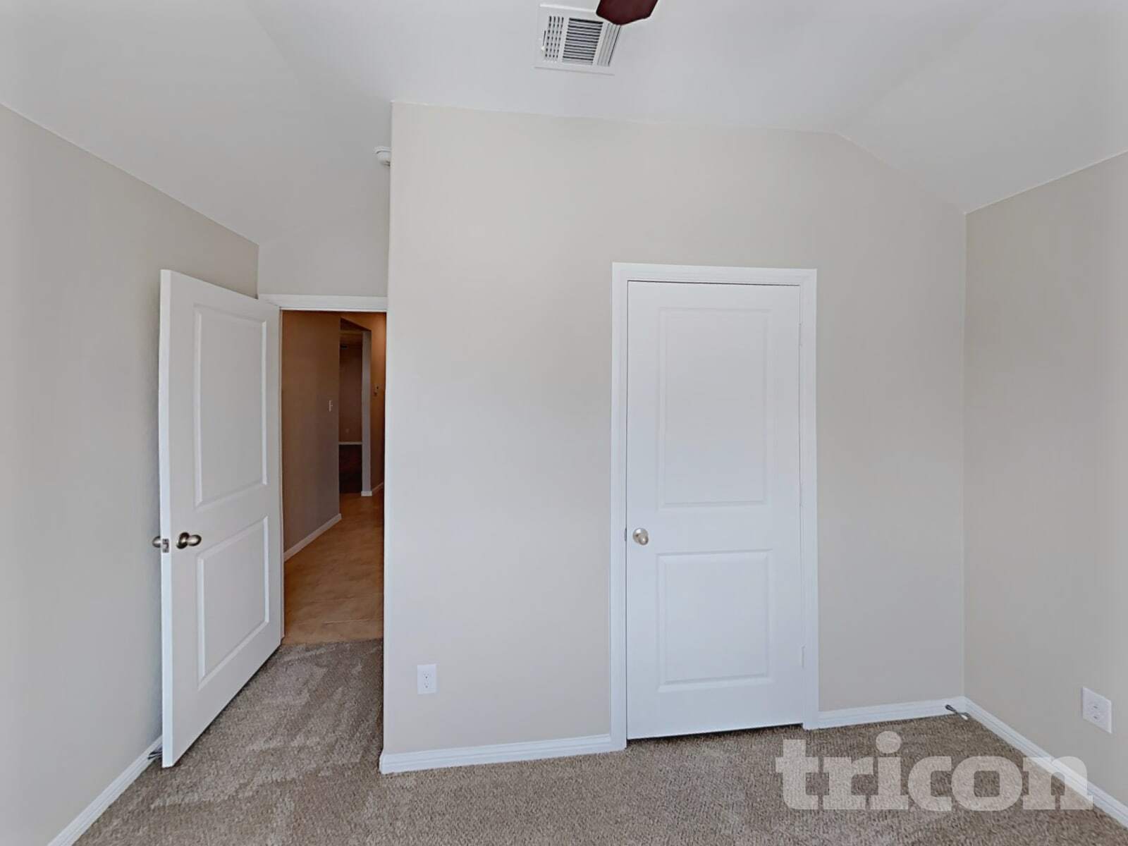 Building Photo - 304 Foxhunter St