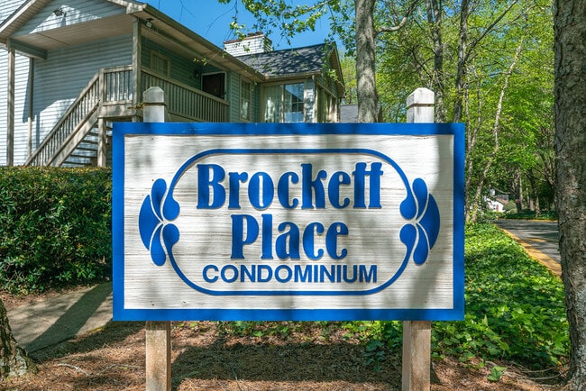 Building Photo - 1318 Brockett Pl