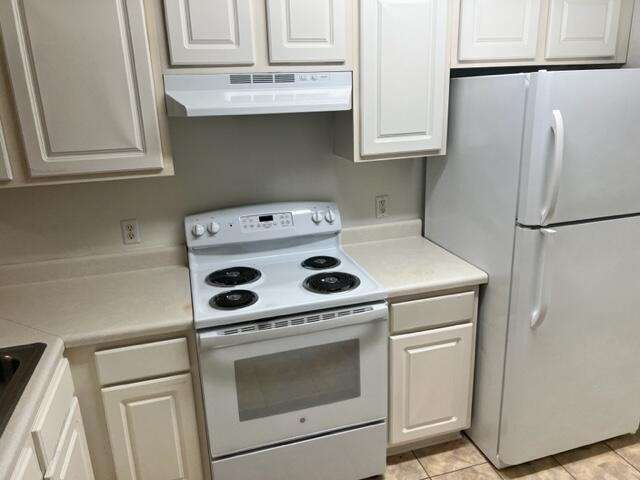 Building Photo - Charming 2-Bed, 2-Bath Townhouse in Fort W...