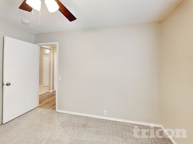 Building Photo - 7005 Bridlewood Dr