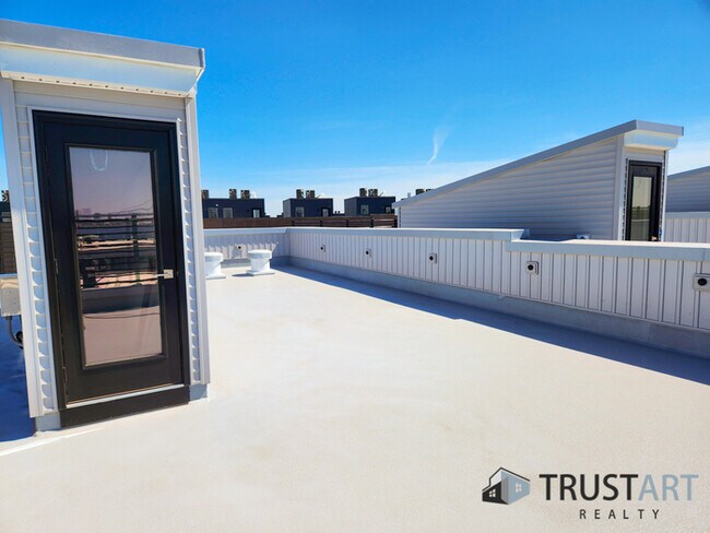 Building Photo - 3 bed/2bath condo house in Fishtown