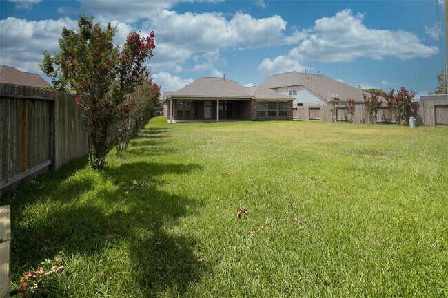Building Photo - 2024 Silverwater Ct