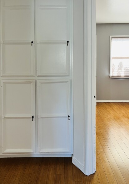 Hallway Storage - 1217 N Curson Ave