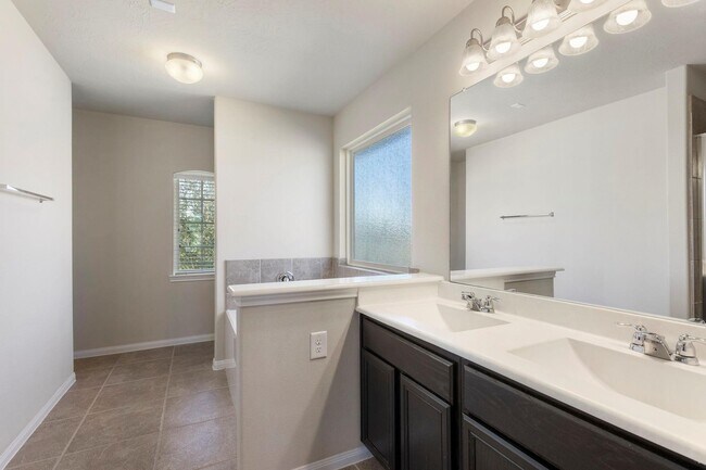 Building Photo - 30618 Lavender Trace Dr