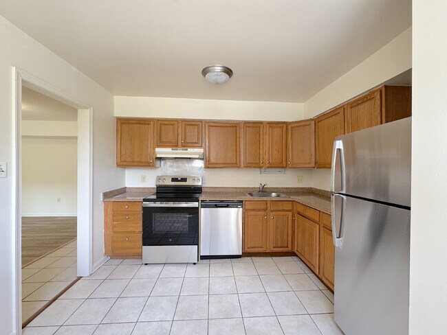 Building Photo - Comfortable Annandale Home with Functional Layout and Outdoor Space
