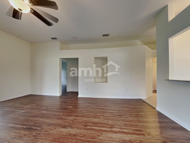 Building Photo - 1044 Summer Breeze Dr