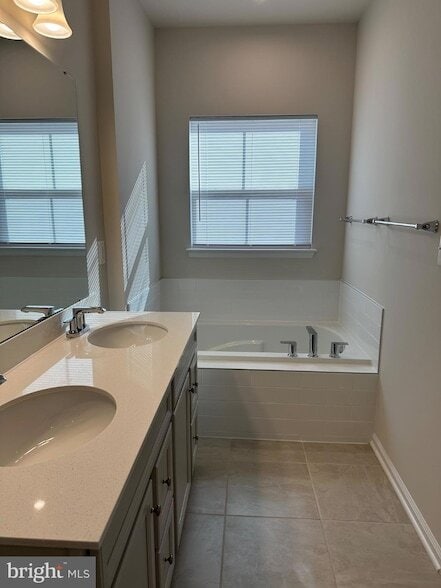 Building Photo - 4908 Dunhaven Dr