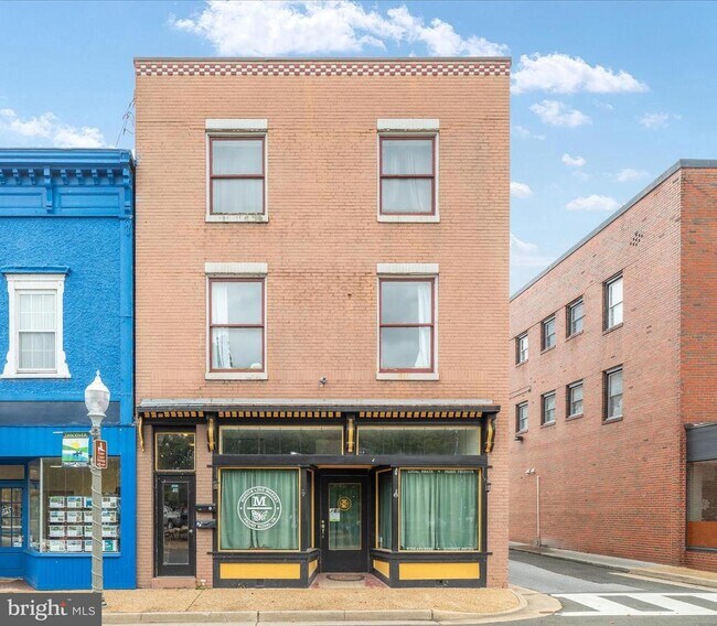 Building Photo - 401 E Main St