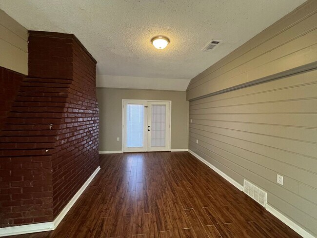 Building Photo - Renovated 4 Bedroom 2 Bath Home with Carport and Double Garage!!