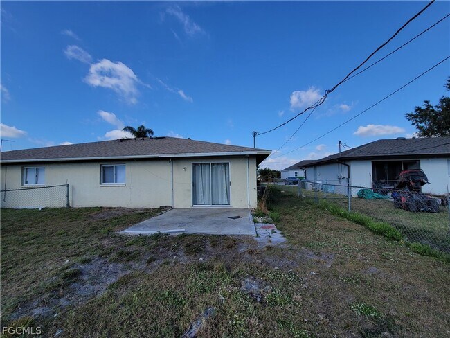 Building Photo - 931 SE 23rd Pl