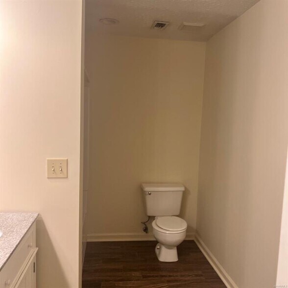 Building Photo - 5416 Handel Dr