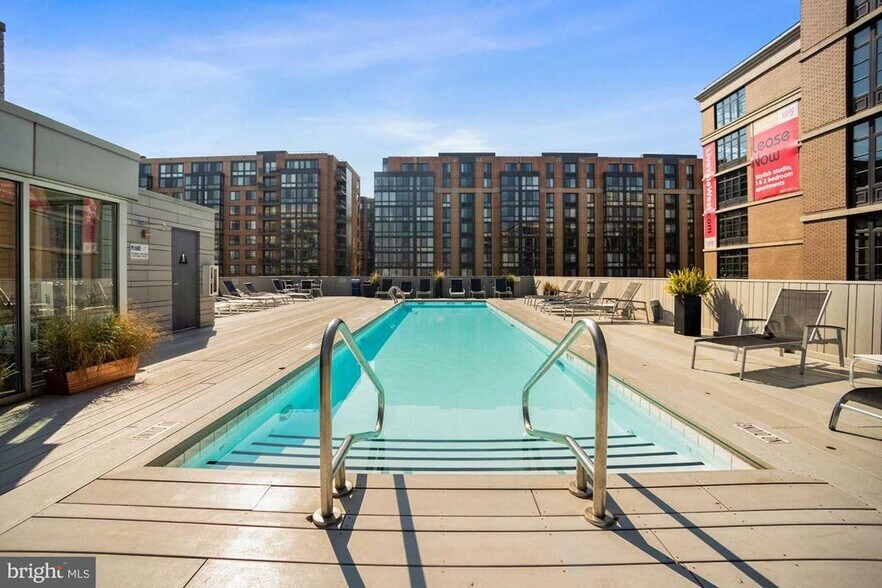 Pool/deck 2 - 437 New York Ave NW