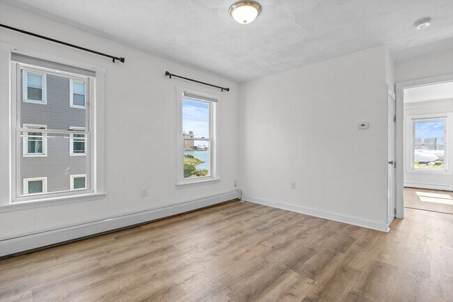 Building Photo - 300 Marginal St