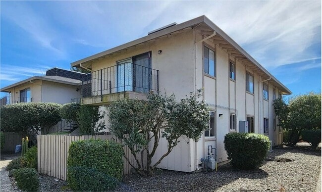 Building Photo - 2 Bedroom Condo in Rohnert Park