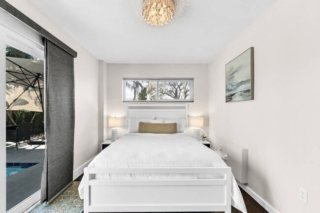 Building Photo - 3624 SW 22nd St