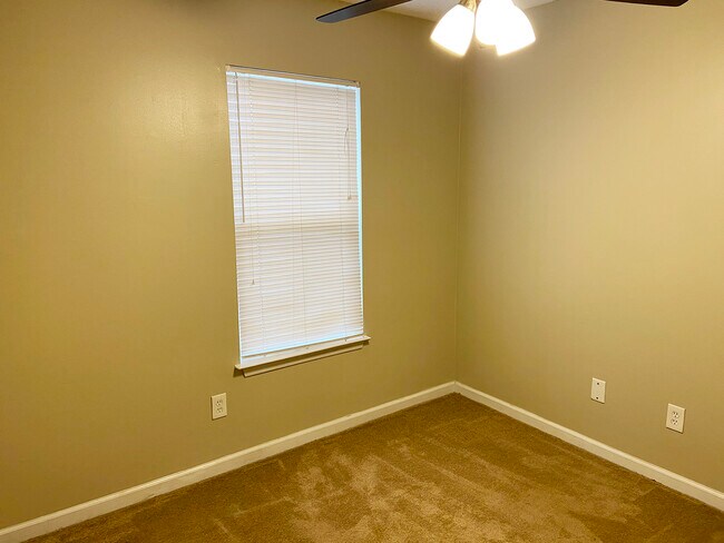 Building Photo - 2526 Sapling Cir
