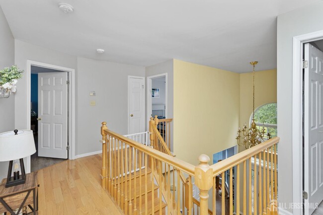 Building Photo - 38 Larkspur Dr