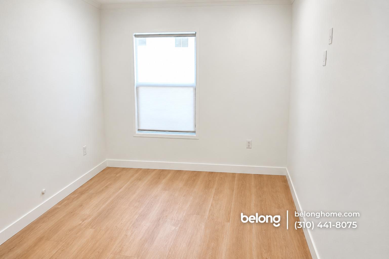 Building Photo - 1702 W 43rd St