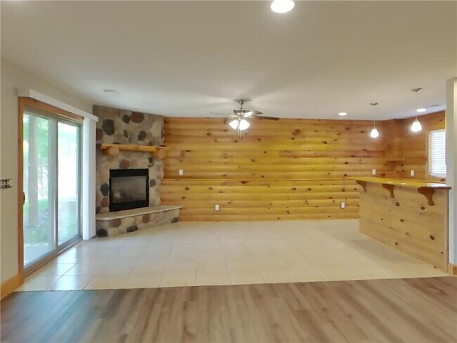 Building Photo - 2200 Buffalo Ridge Dr