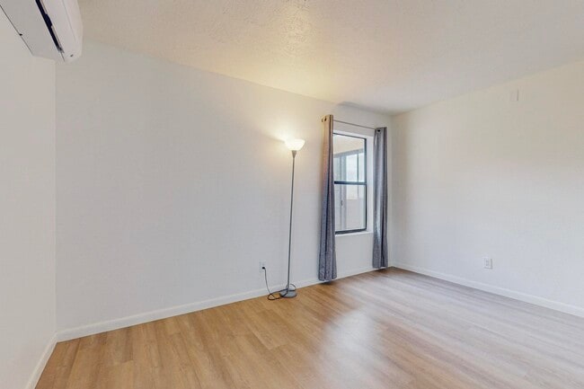 Building Photo - 876 Tramway Ln Ct NE