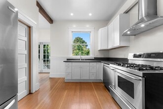 Building Photo - NENO1 - 1549-1601 SE 32nd Place