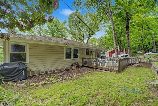 Building Photo - 14 Valley View Dr