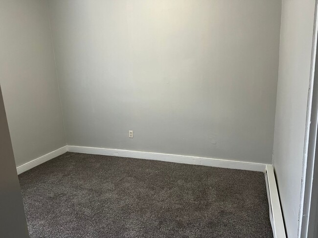 Building Photo - Recently Remodeled 4 Bedroom, 1.5 Bathroom House In Lancaster City