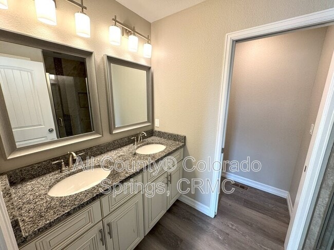 Building Photo - 764 Brambleberry Hts
