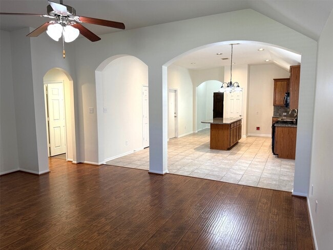 Building Photo - 16818 Ranger Ridge Dr