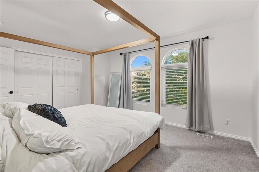 Building Photo - 1552 S 850 W