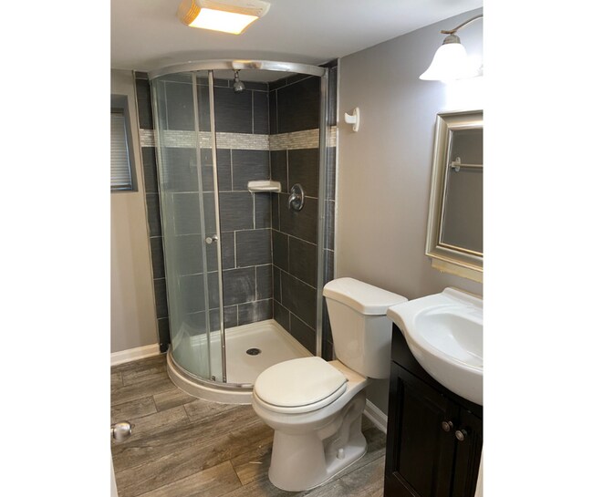 Building Photo - 2922 Grantley Ave