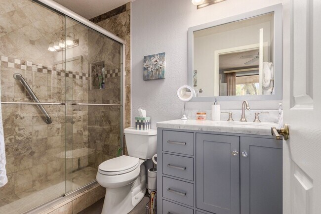 Building Photo - Two bedroom condo