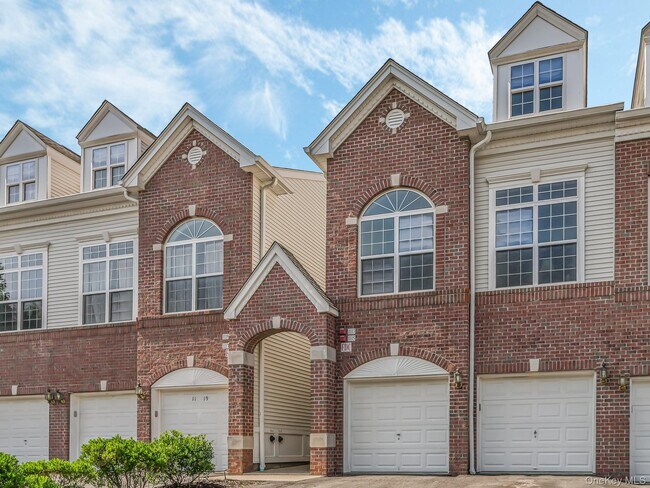 Building Photo - 1115 Balsam Dr